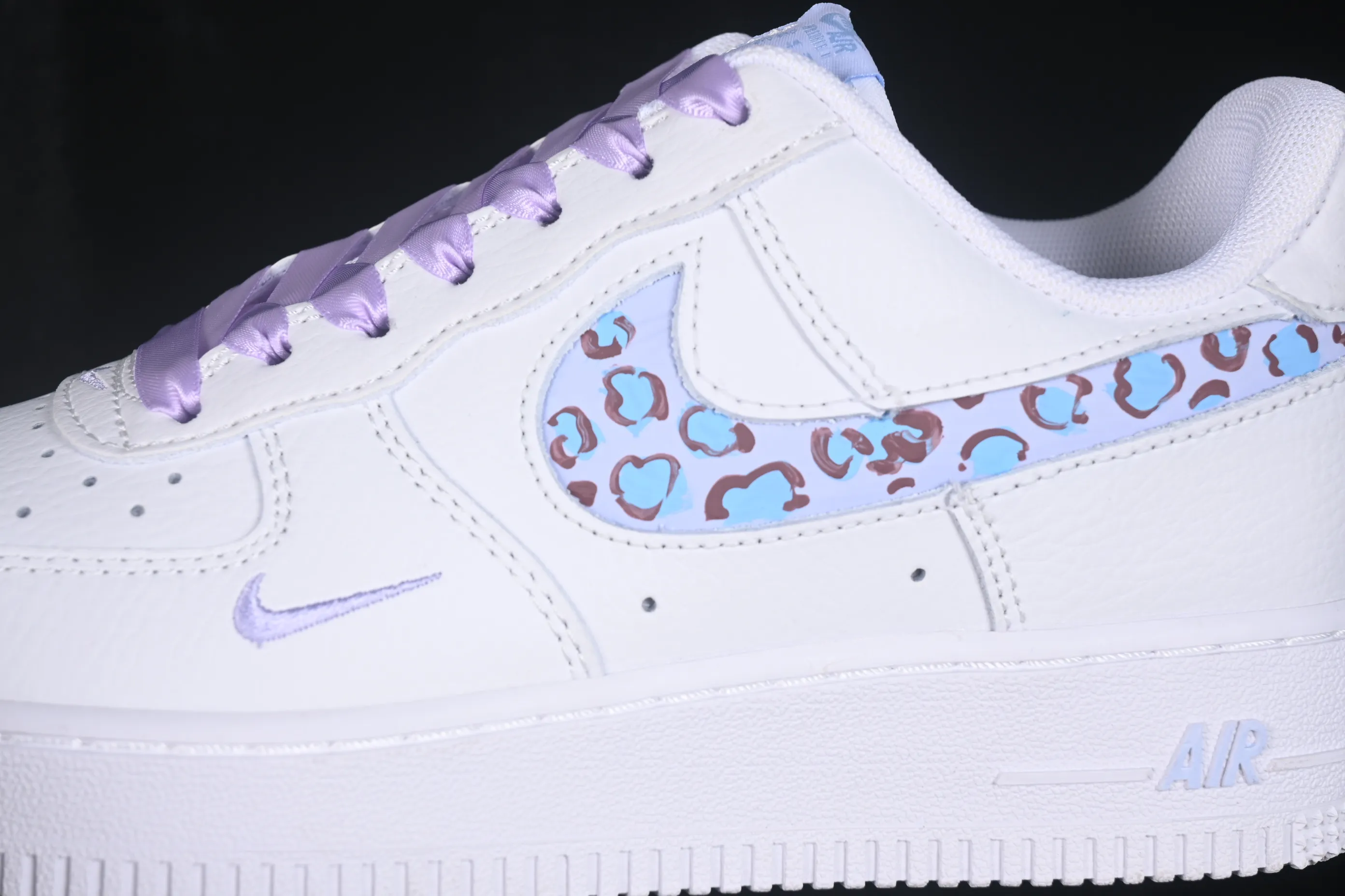All categories Nk Air Force 1 Air Force series Nk Air Force 1 Low Air Force low-top Nike Air Force 1'07 Low "Ice Blue Leopard Shadow" Hand-painted graffiti Ice Blue Leopard Shadow Air Force 1 low-top casual sneakers FB8971-008